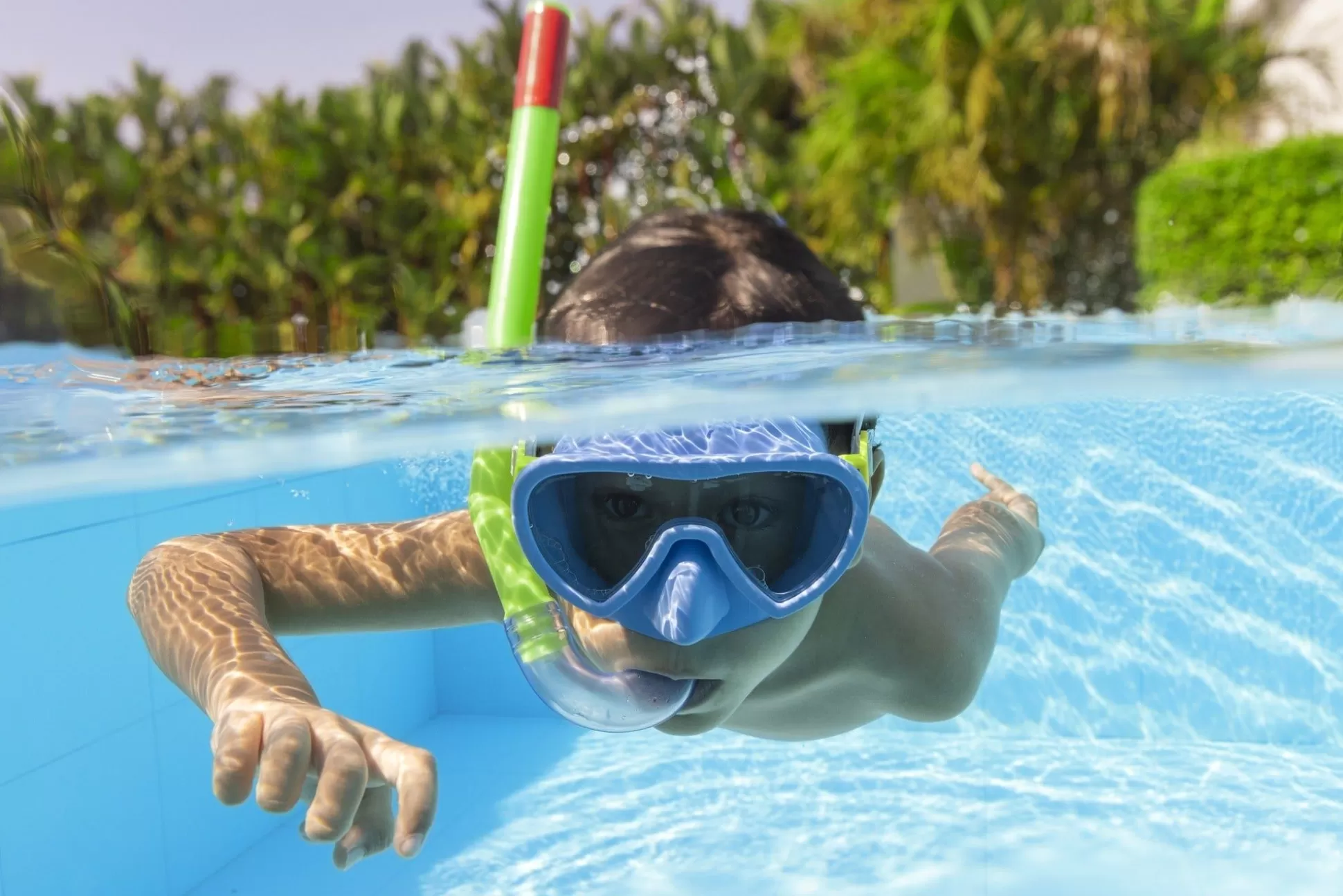Bestway ® Crusader Essential Child 3+ Snorkel Set With Fins Store