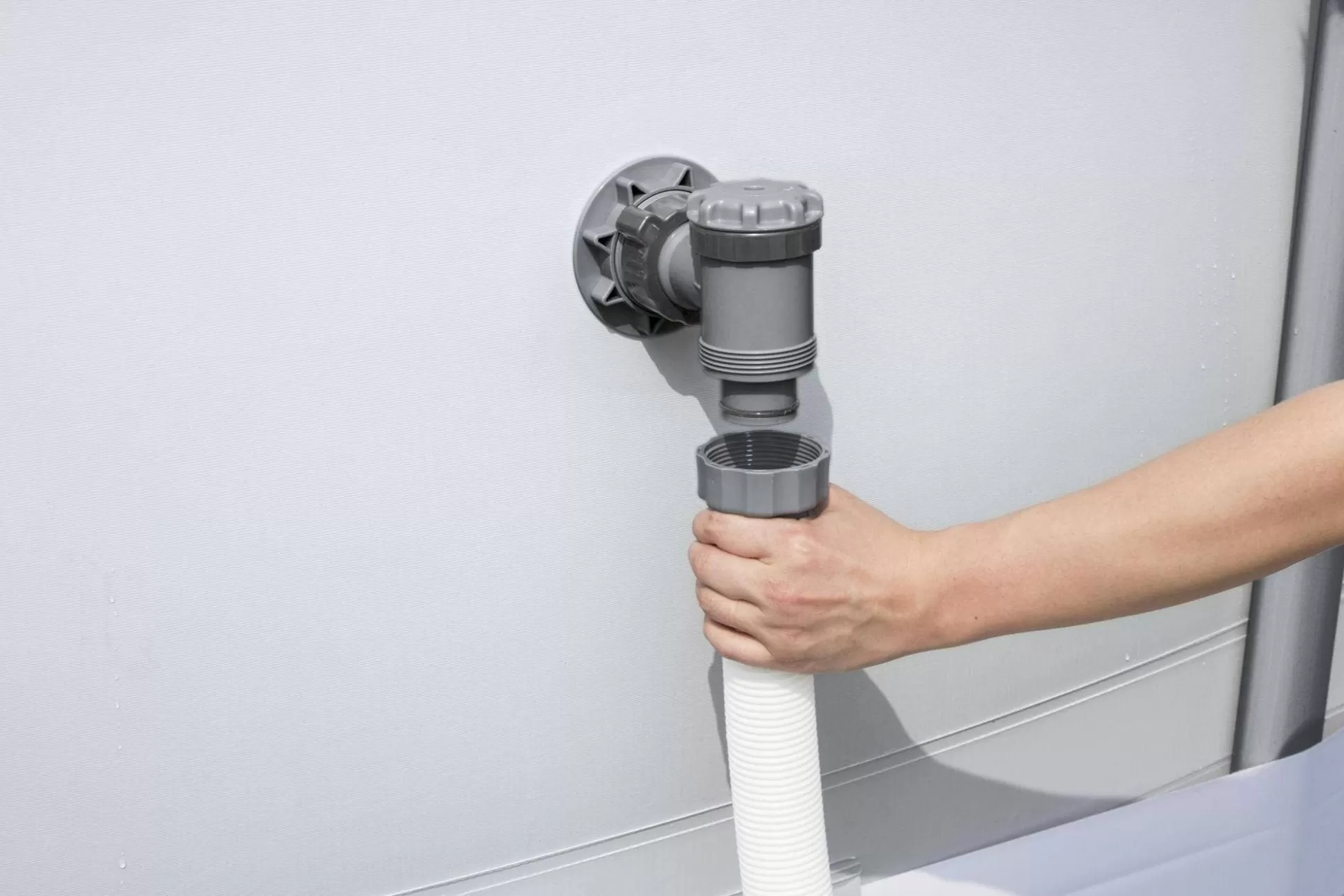 Bestway Flowclear Smart Touch Wifi 2,000 Gal. App-Controlled Filter Pump Hot